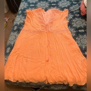 Torrid crinkle gauze coral colored dress